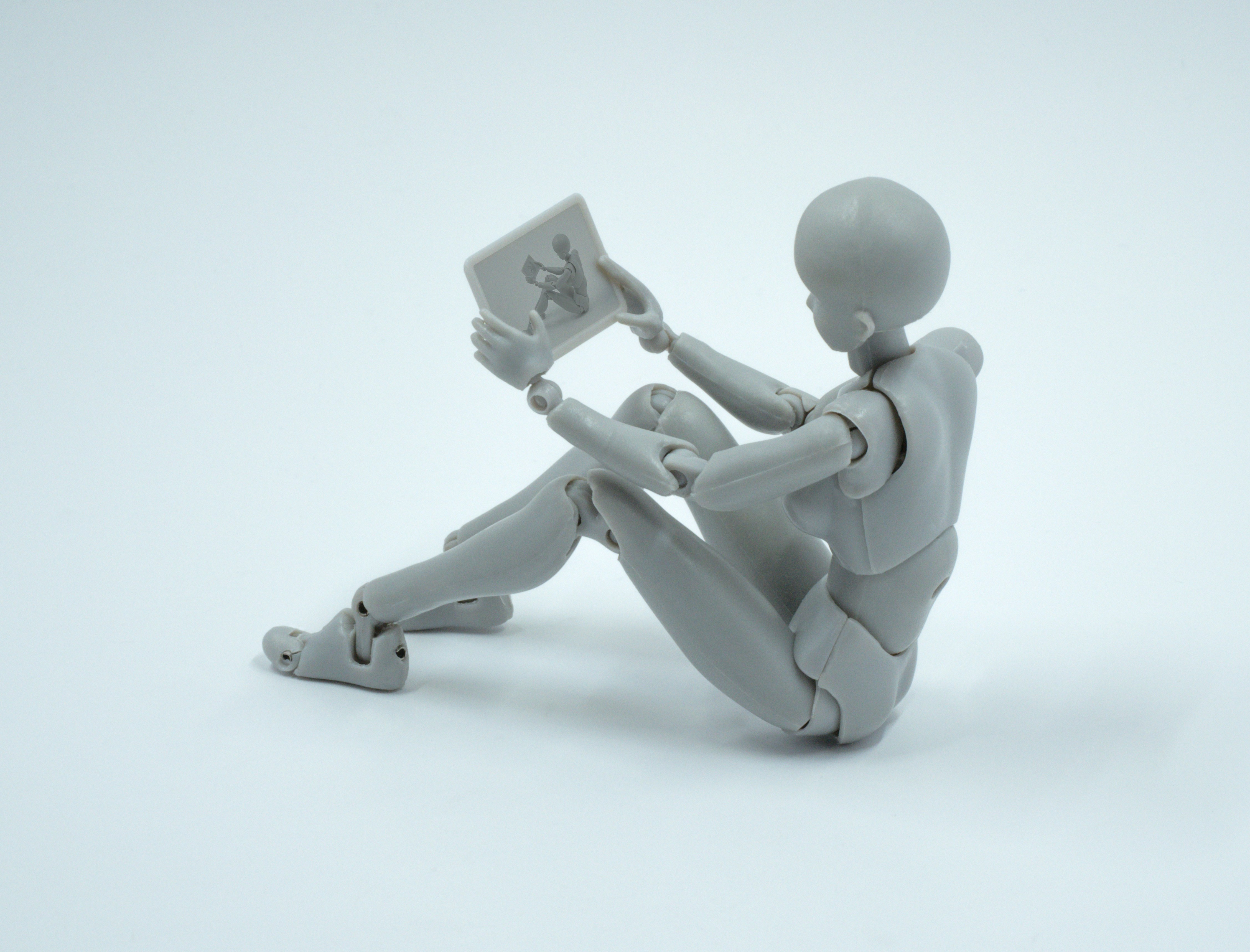 Microsoft Replaces Journalists with AI