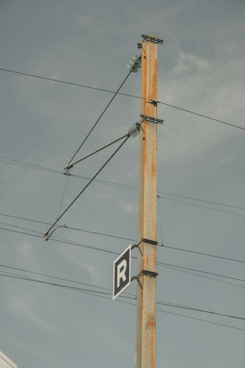 Foto poste de luz marrón y gris – Imagen Urbano gratis en Unsplash