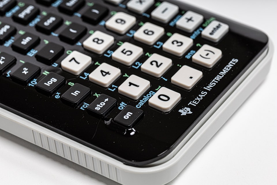 How to Use a FAFSA Calculator for 2024