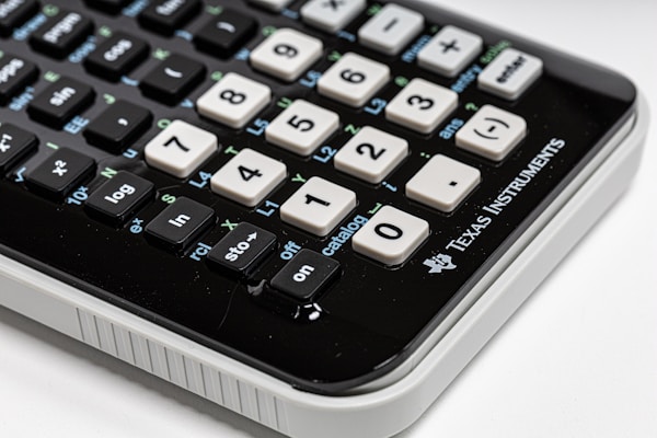 Melhores Softwares de Imposto 2026: TurboTax vs H&R Block vs FreeTaxUSA — Quanto Você Realmente Paga?