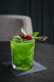 clear drinking glass close-up photography