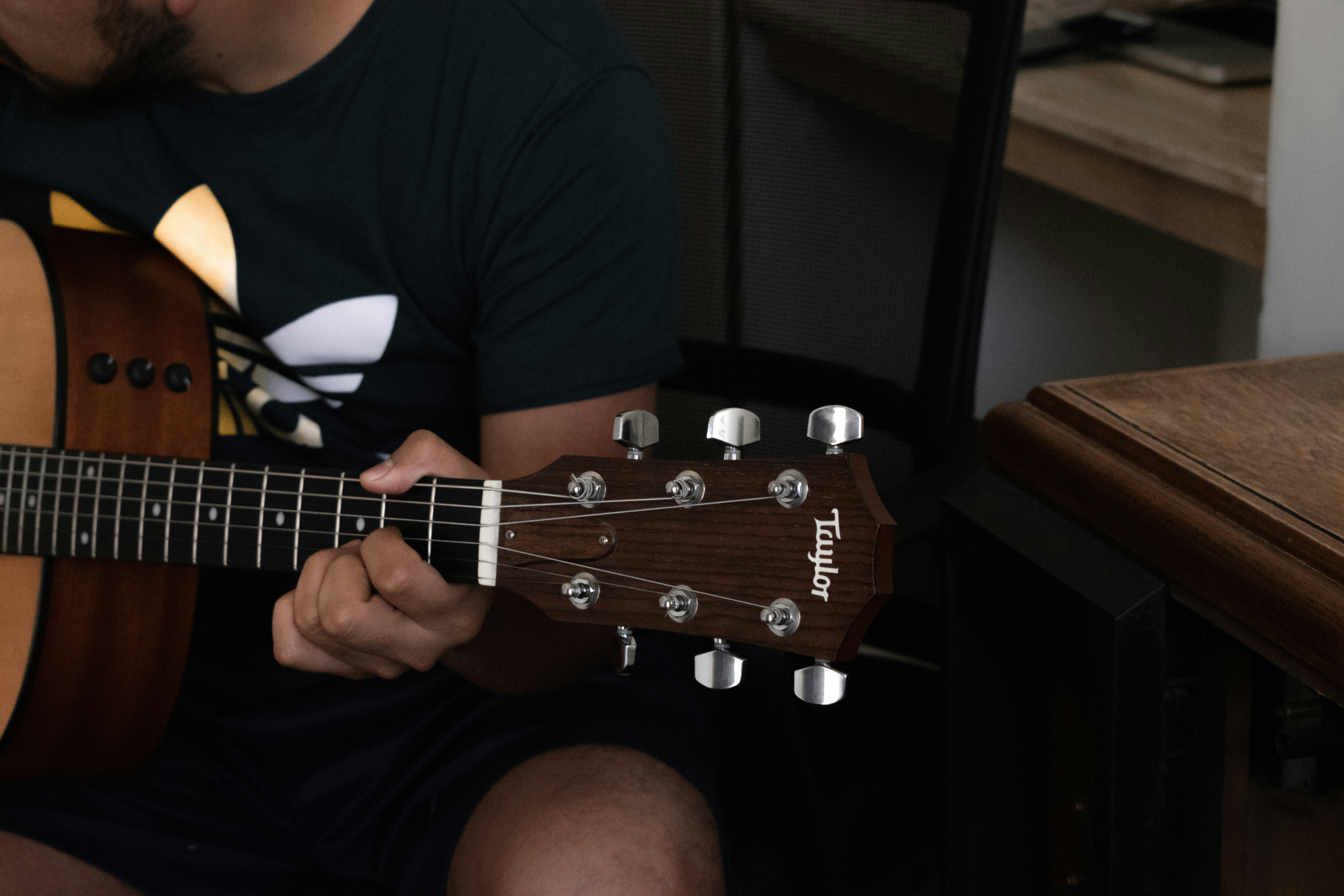 brown guitar