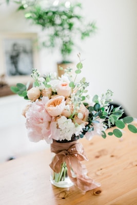 Garden Spray Roses - Natural garden-style flowers