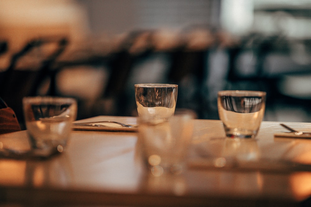 closeup photo of clear drinking glasses