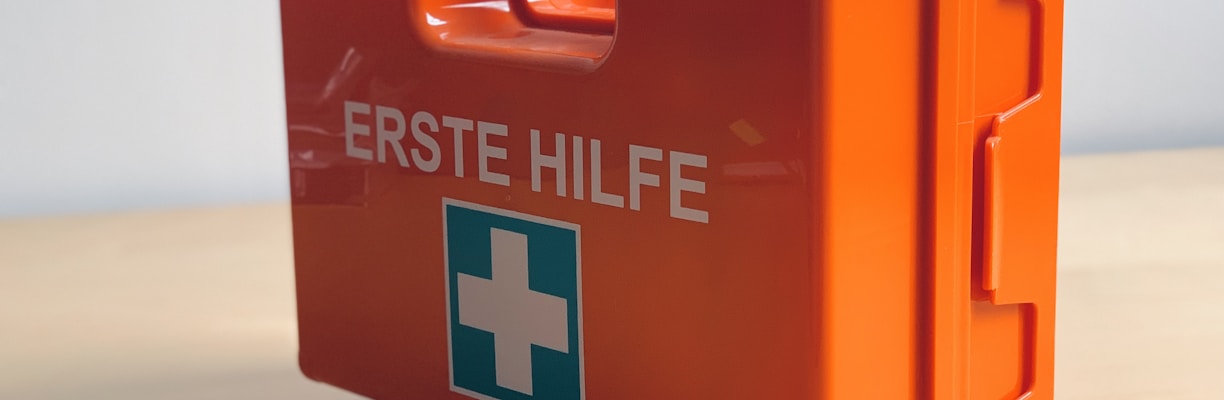 orange Erste Hilfe med kit