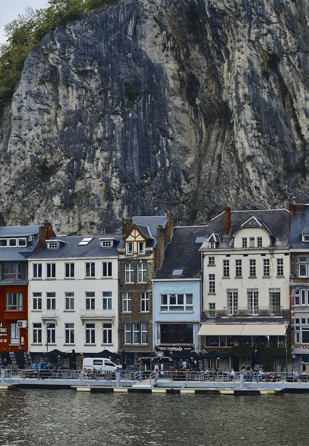 色とりどりの建物風景