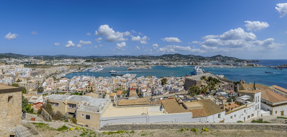 Edificios junto al mar