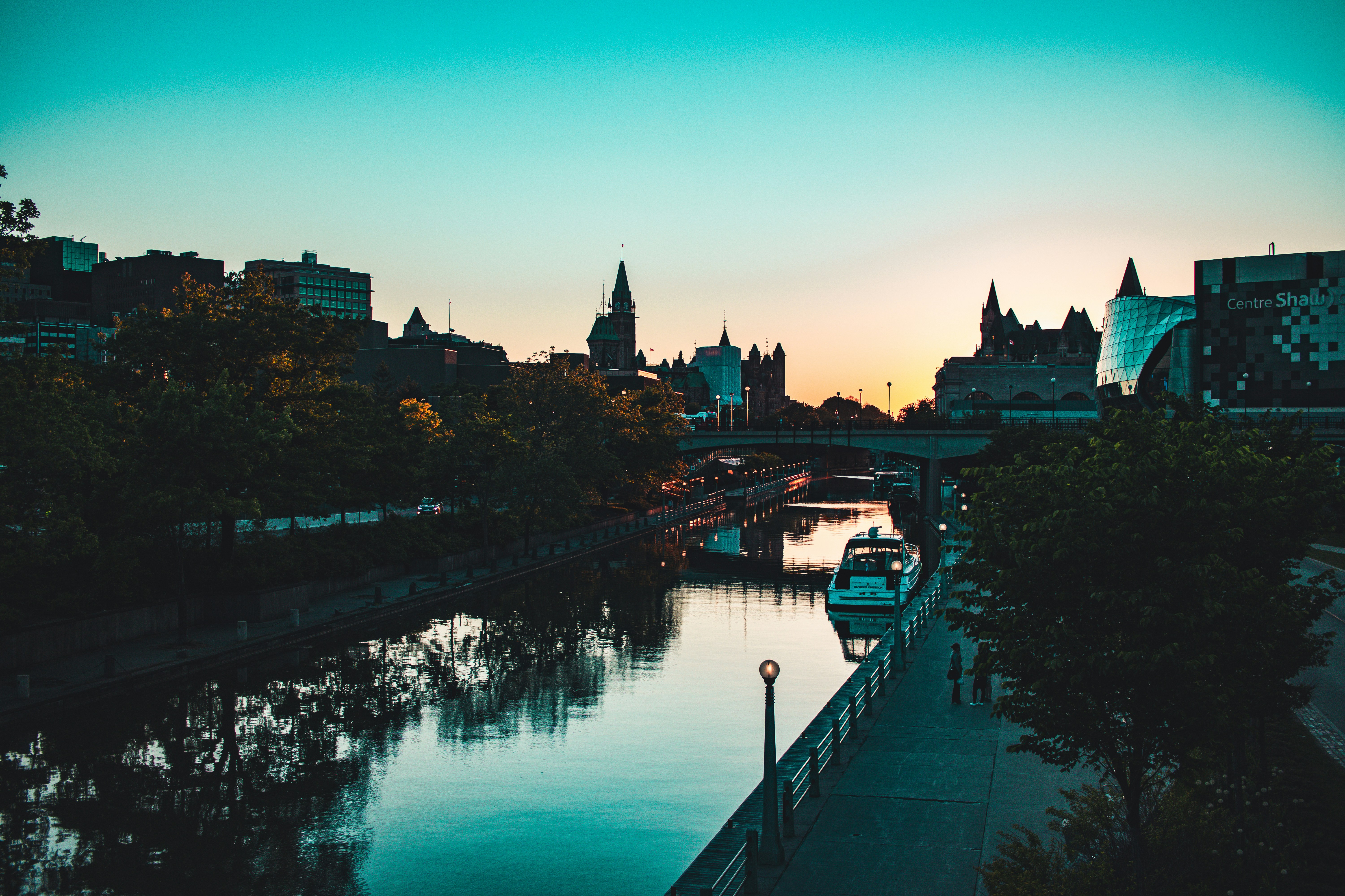 Federal Tracker: Liberals Down 2; Lead by 10