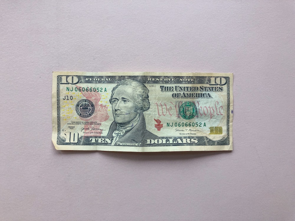 Billete de 10 dólares estadounidenses