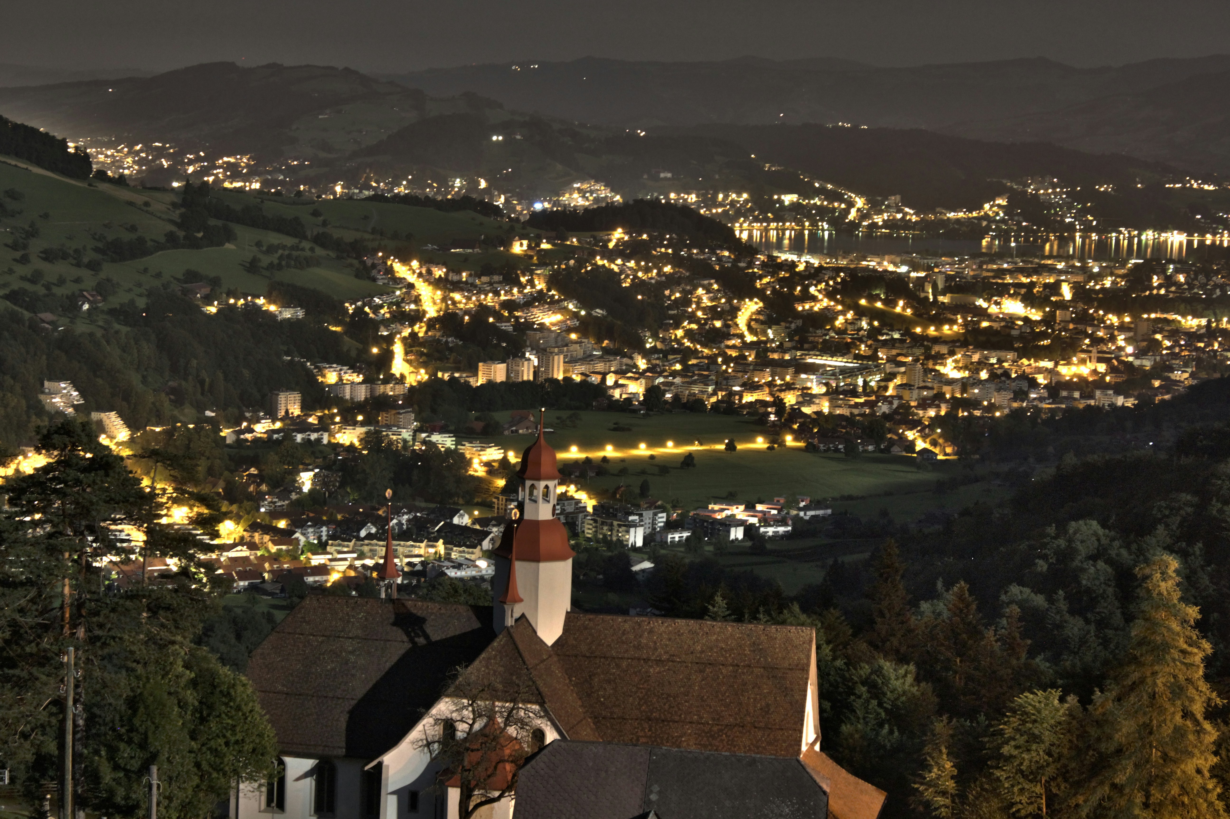 Image by Simon Infanger via Unsplash