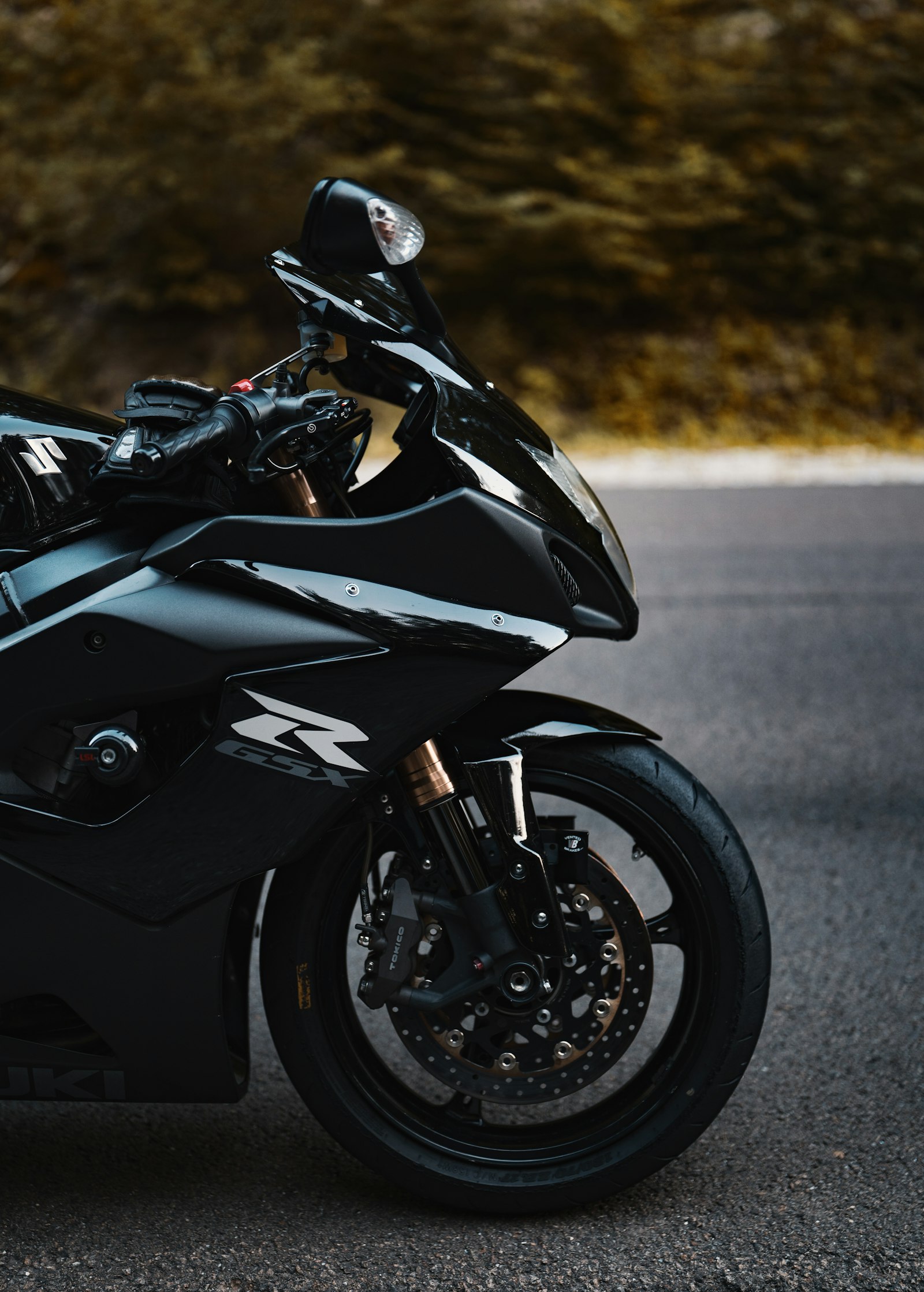 Sony a7 III + Sigma 40mm F1.4 DG HSM Art sample photo. Black motorcycle photography