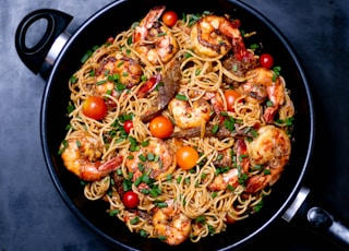 cooked noodles with shrimps