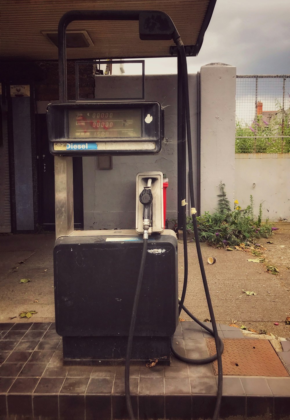 black gasoline pump