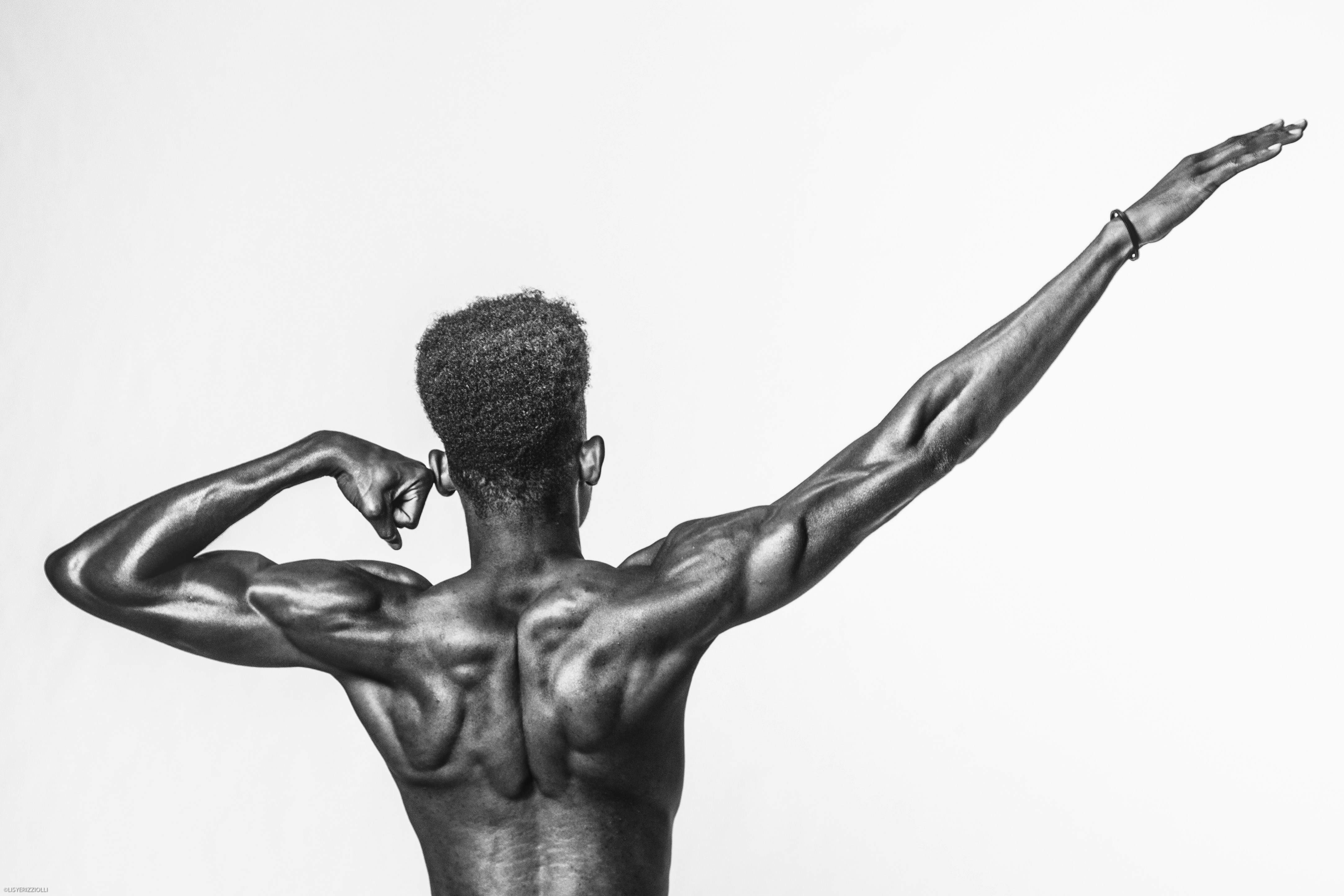 Defined back muscles