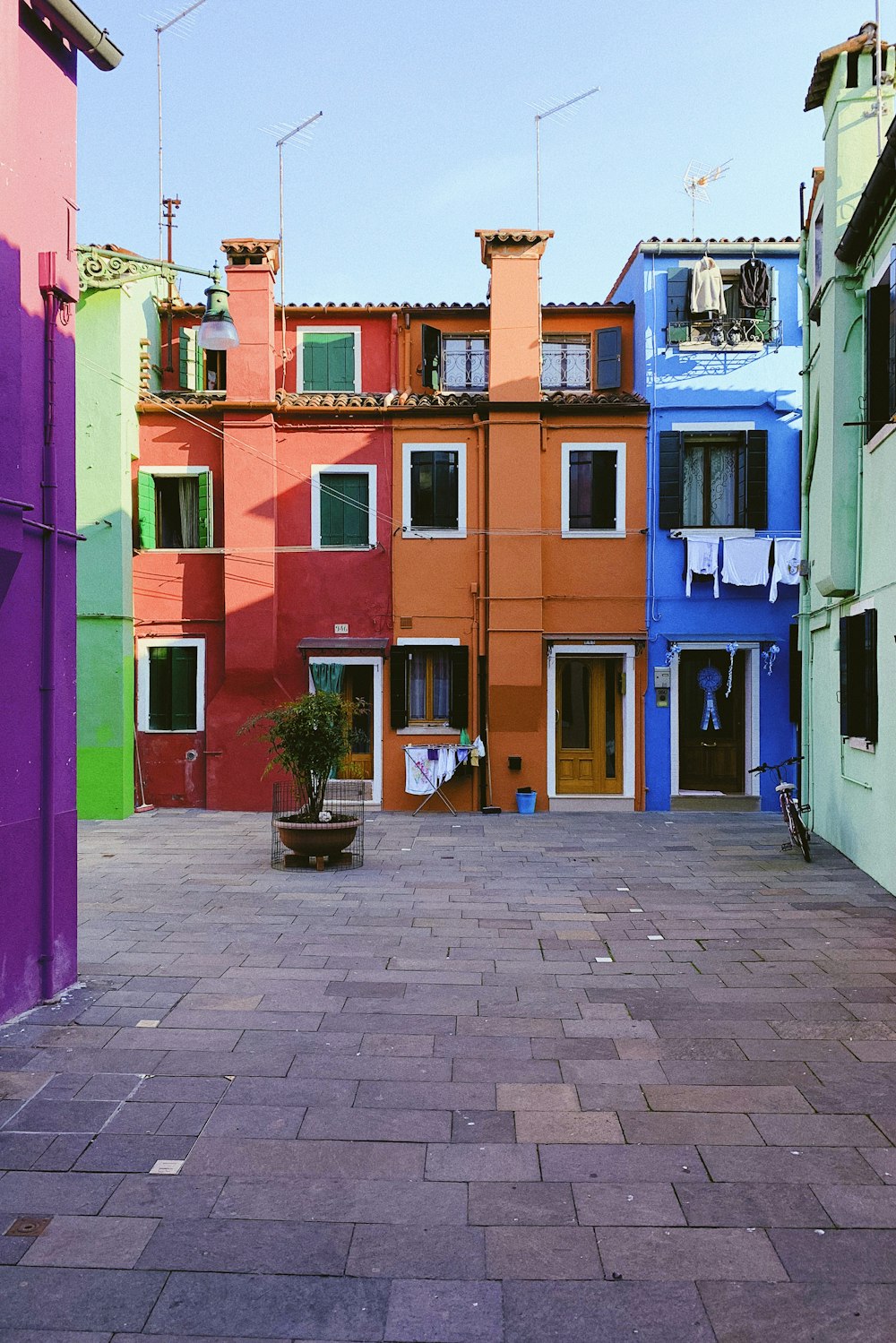 여러 가지 색깔의 집 사진