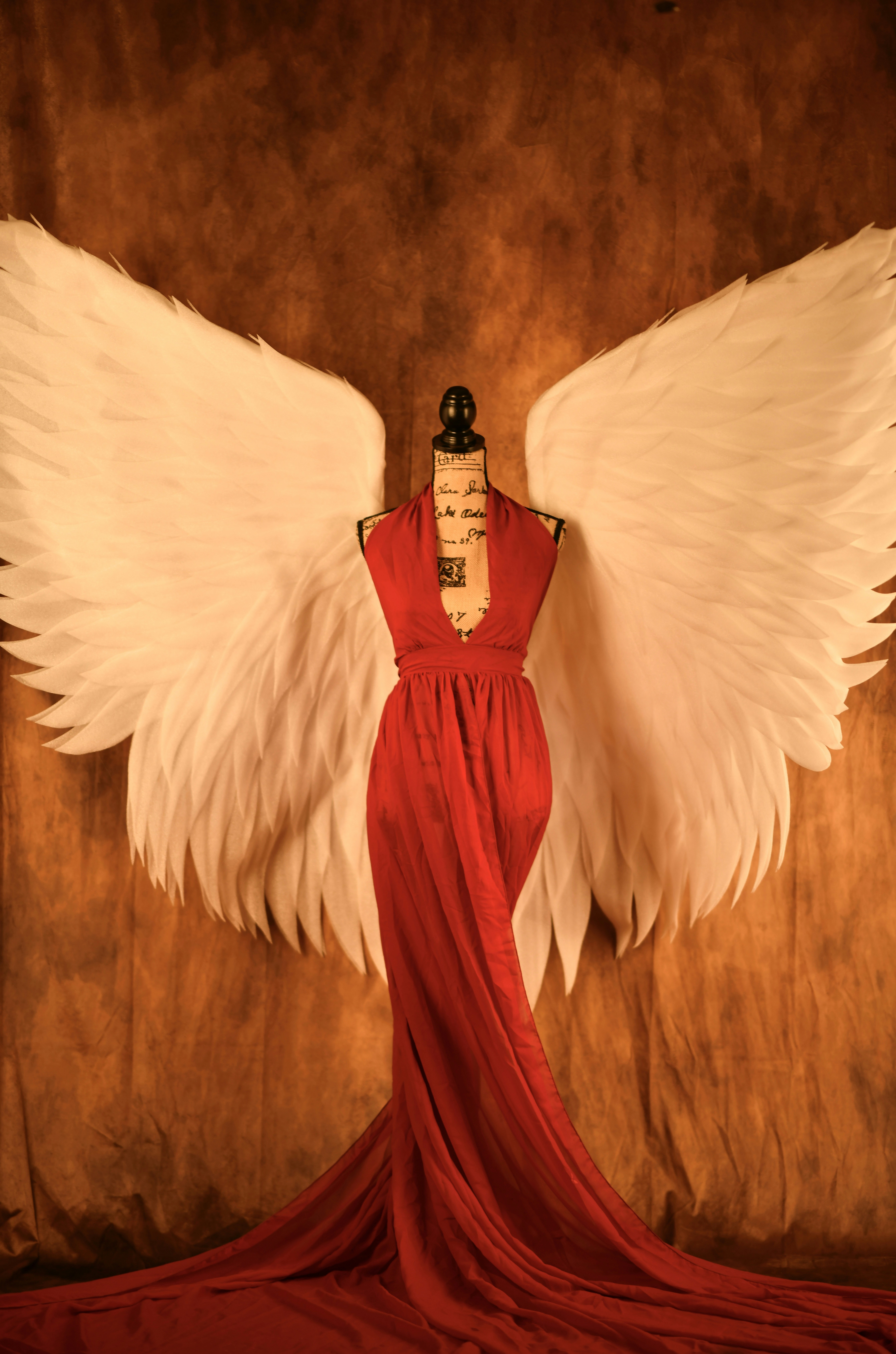 great photo recipe,how to photograph red halterneck long dress and white wings