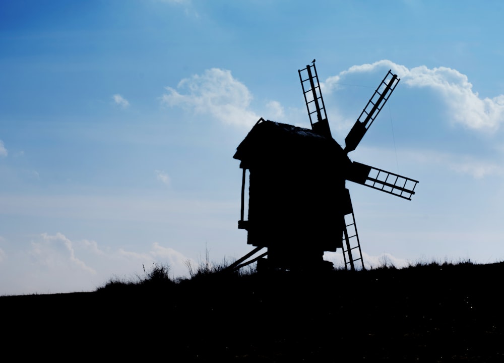 windmill during daytime