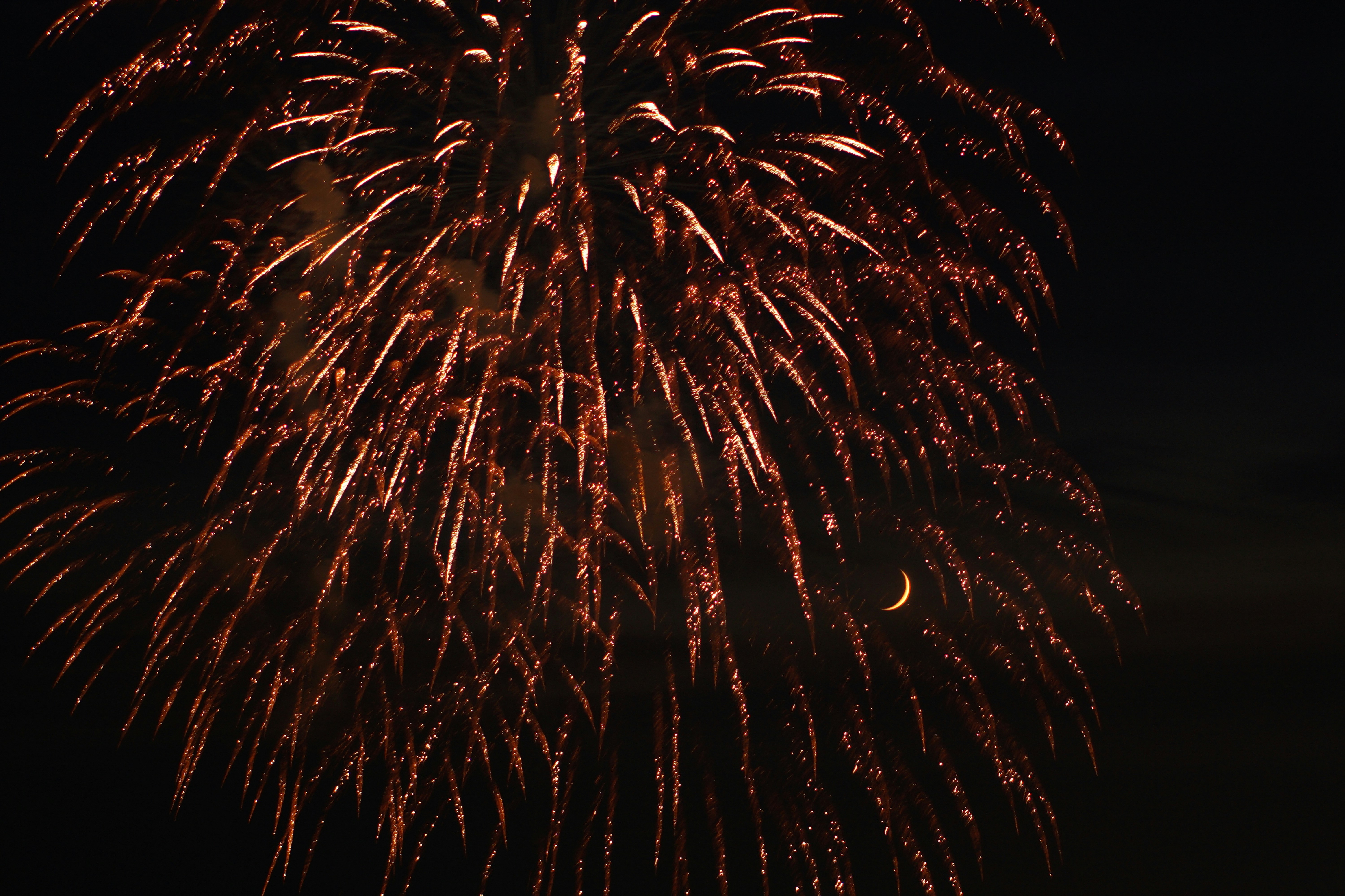 Baner podświetlany pirotechniką