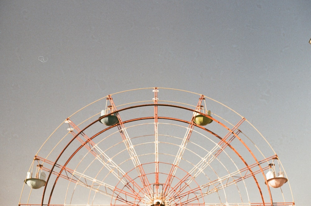 closeup photo of ferris wheel