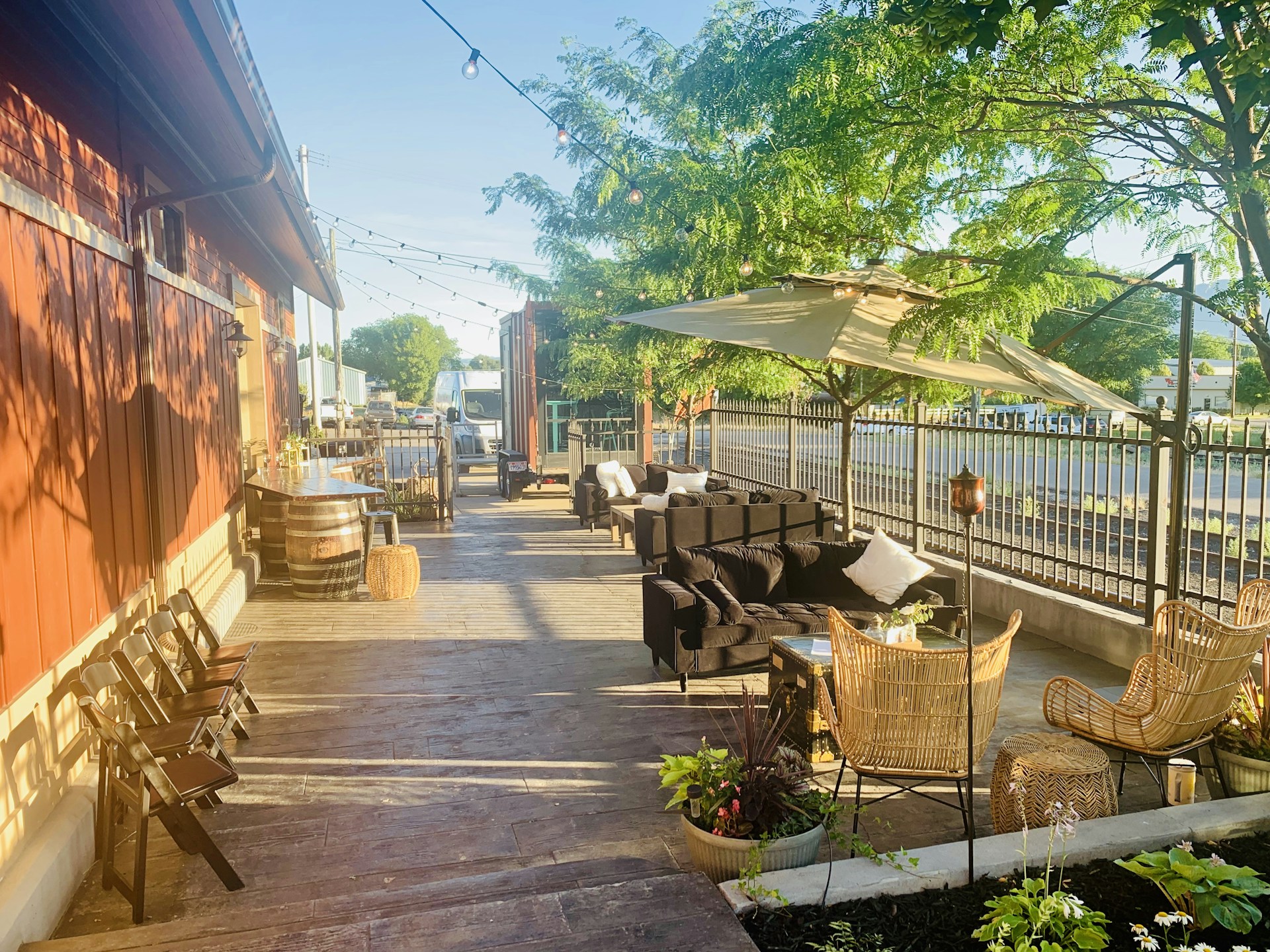 black and white bed linen