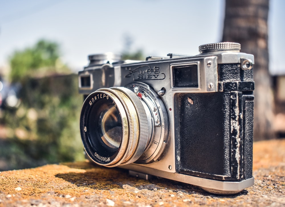 black and gray SLR camera