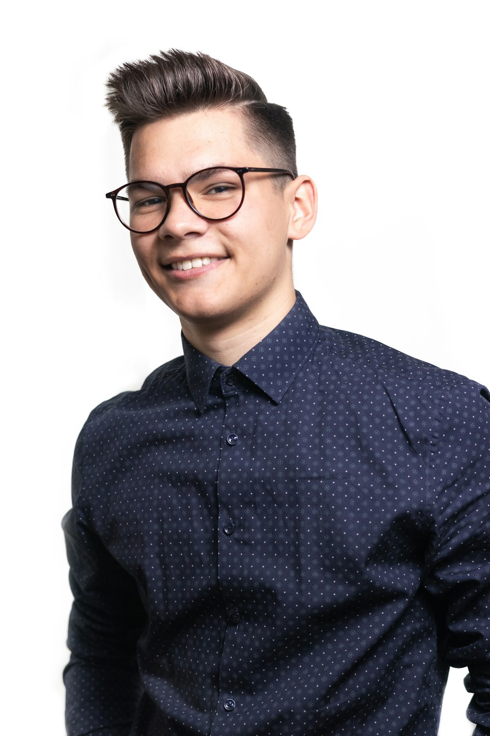 men wearing a black eyeglasses close-up photography