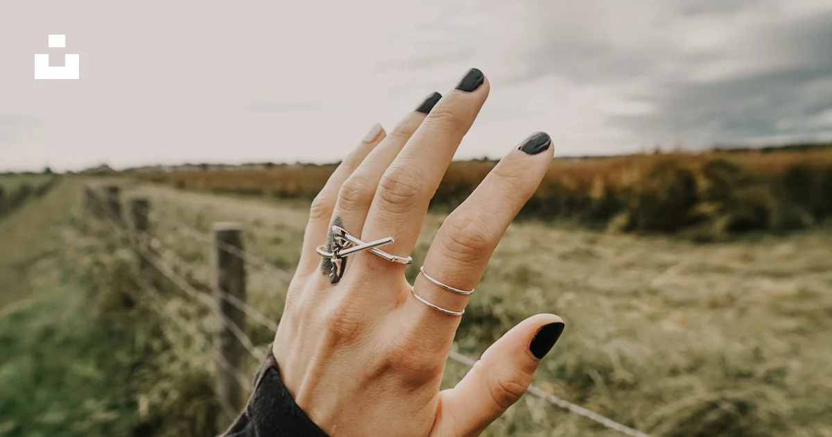 Person's left hand photo – Free Brown Image on Unsplash