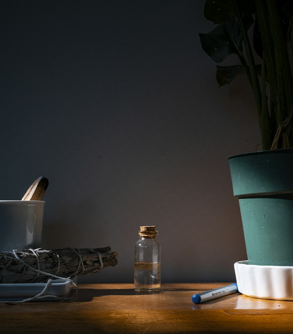 clear glass jar