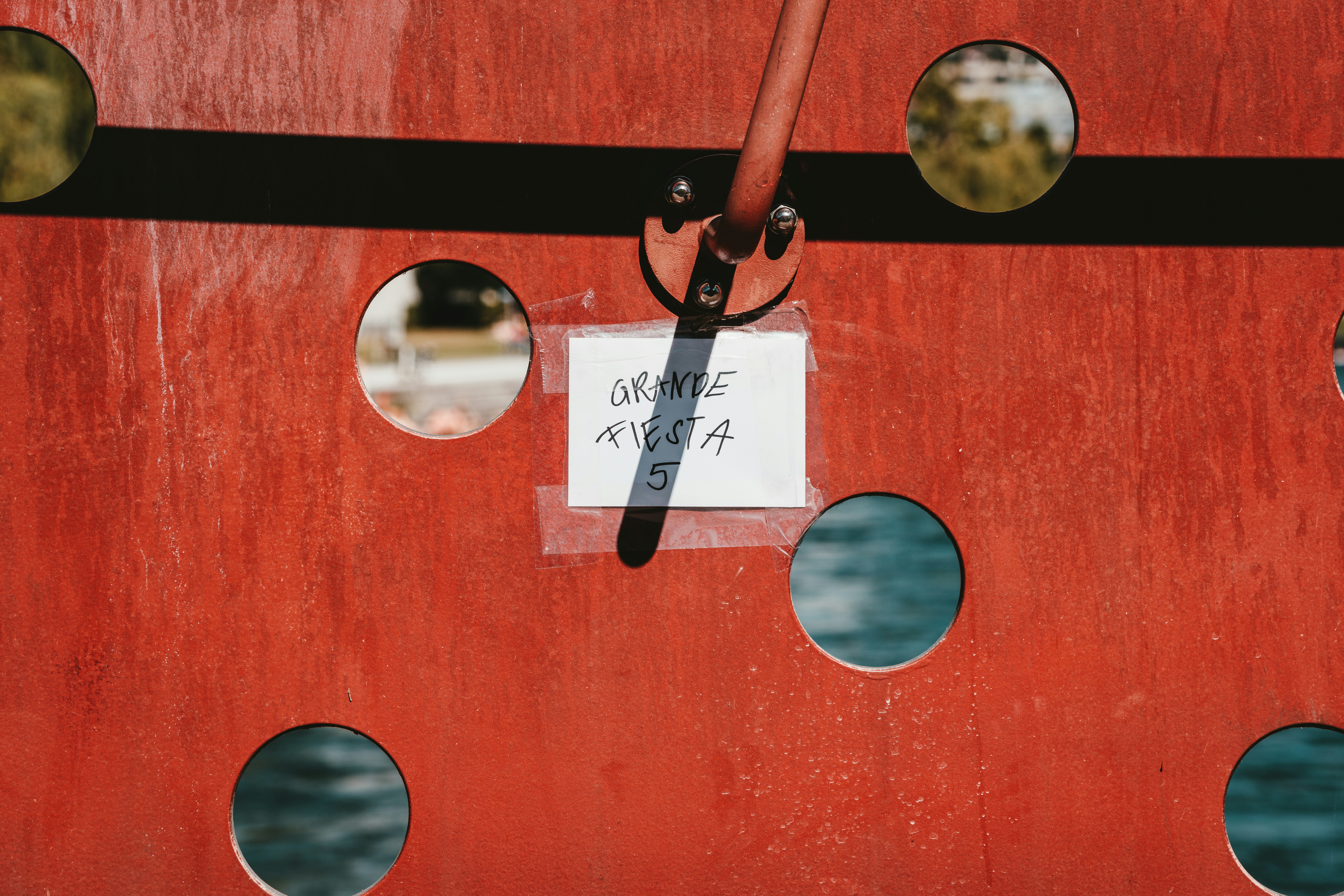 Leveraging Currency Fluctuations for Better Shipping Rates