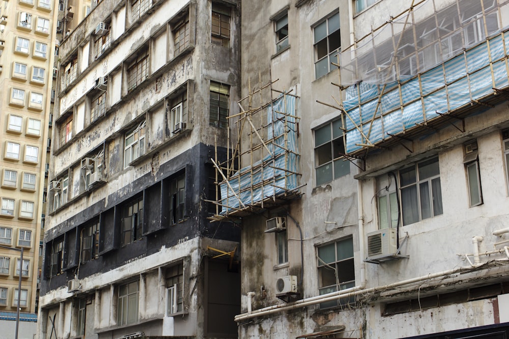 brown concrete building