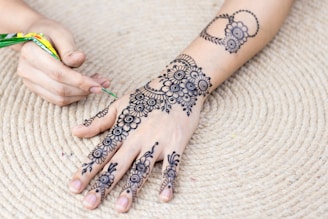 mehndi tattoo