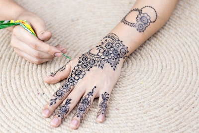 mehndi tattoo