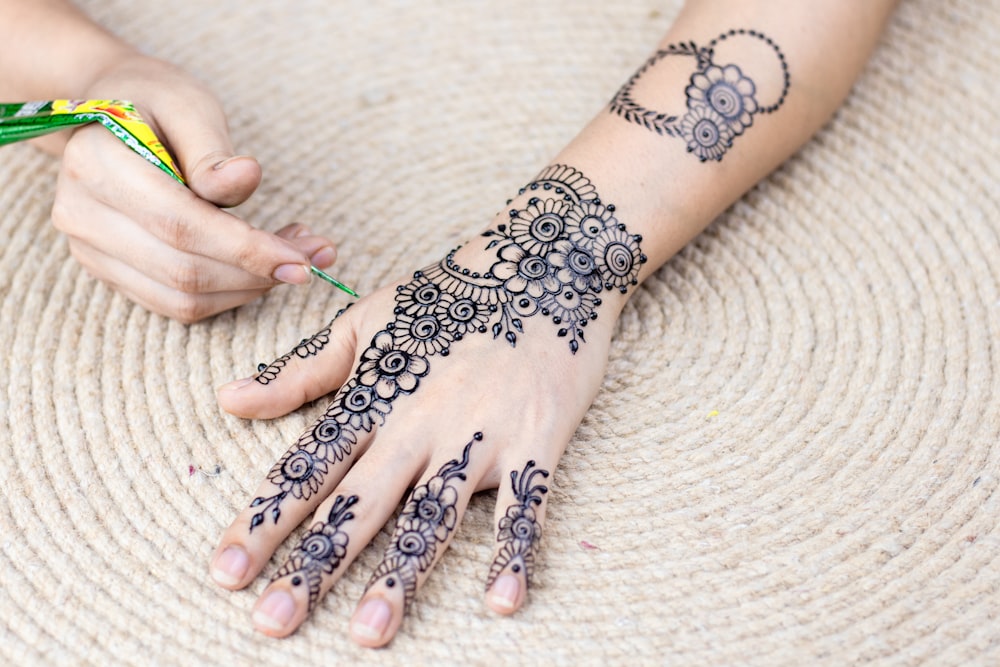 Mehndi Tattoo Photo Free Human Image On Unsplash