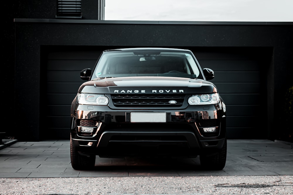 schwarz Land Rover Range Rover