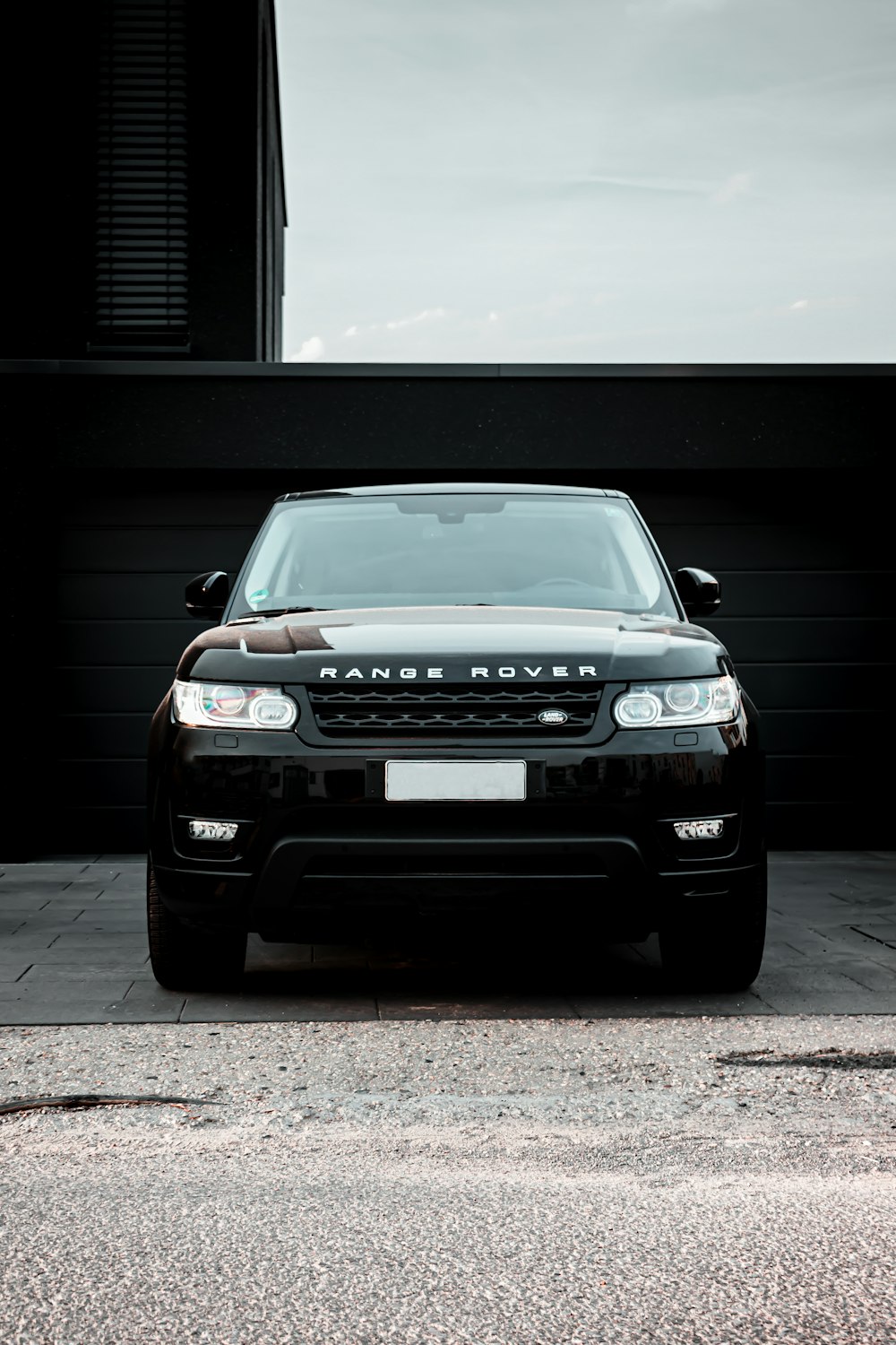 black Land Rover Range Rover