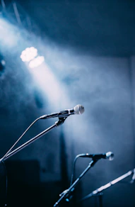 black and gray microphones close-up photography