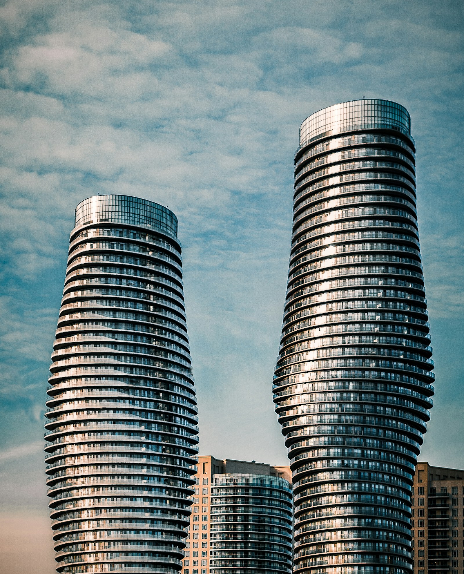 Living in Mississauga: What Home Buyers and Families Need to Know (2026 Guide)