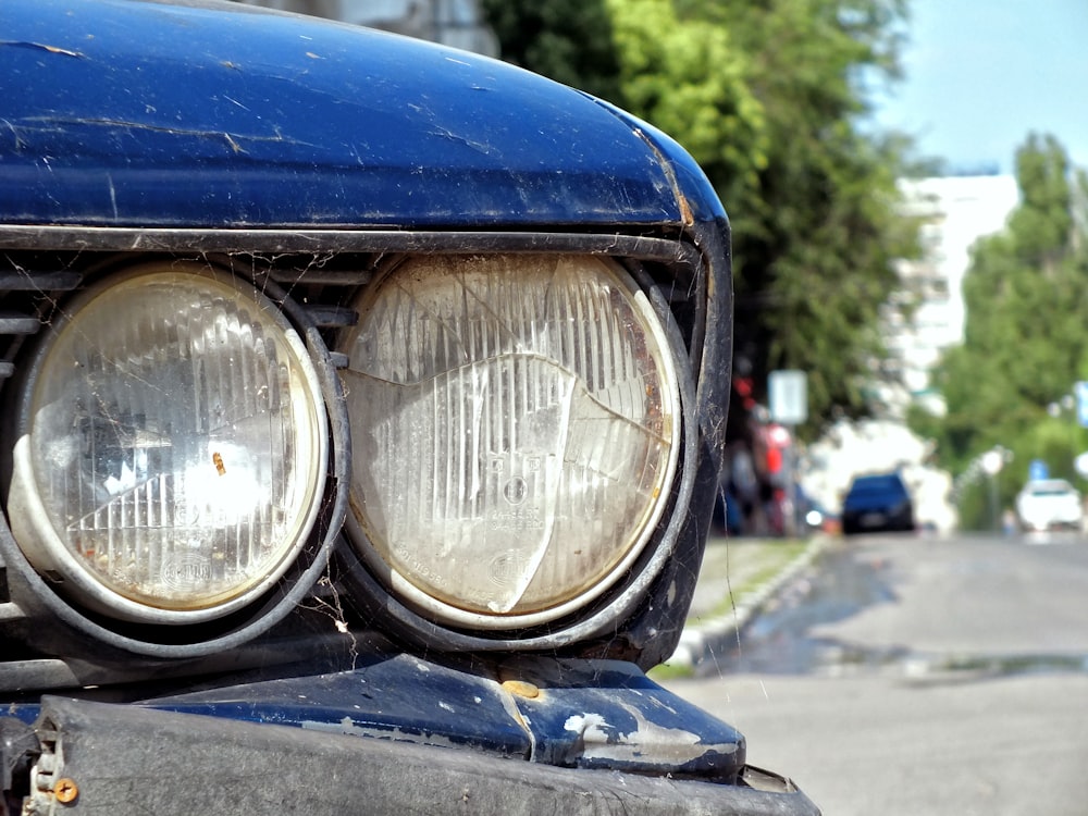 white vehicle headlights close-up photography