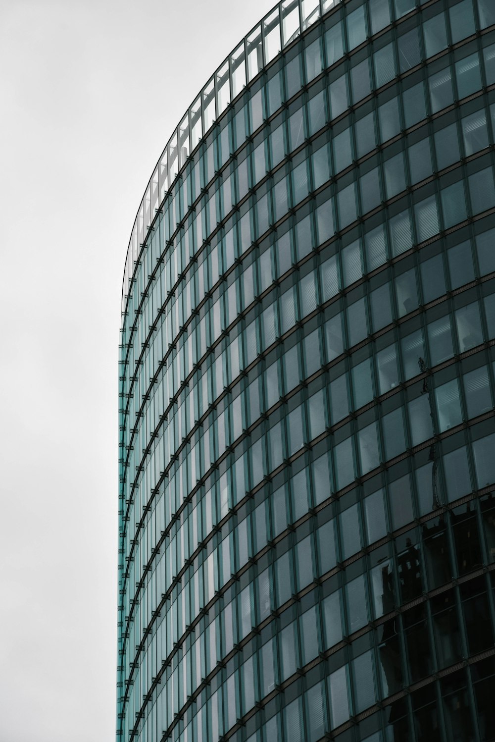 close-up photography of curtain wall building