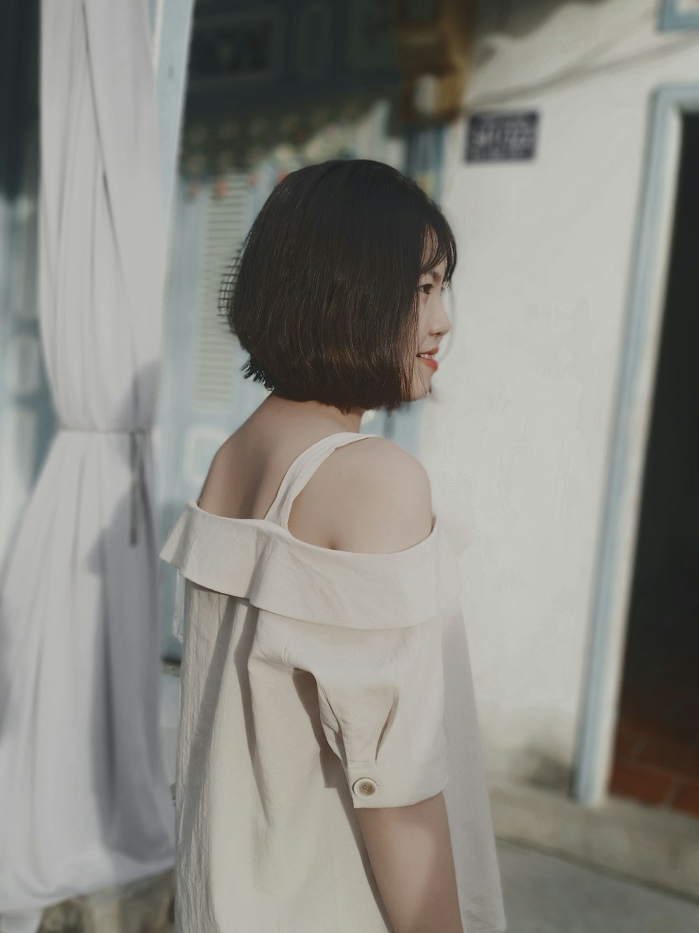 women wearing a white dress during daytime