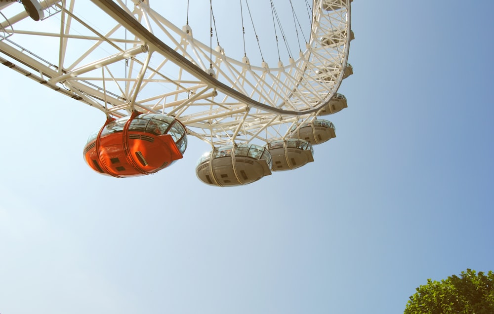 beige Ferris wheel