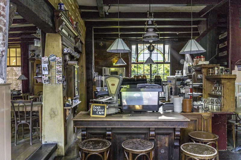 Most Historic Pubs in Ambur With Real Character and Good Stories
