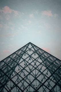 Louvre illustration