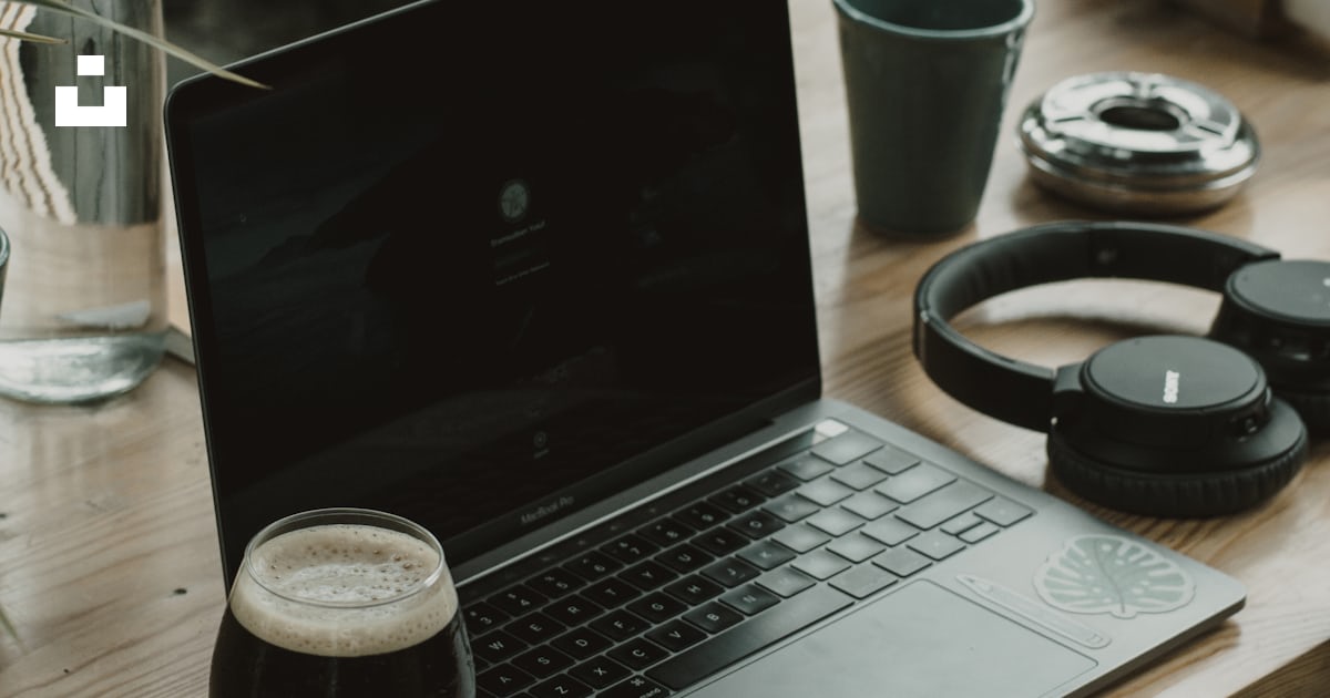 Black laptop computer photo – Free Black Image on Unsplash