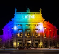 A historical landmark in Baigorria illuminated at night.