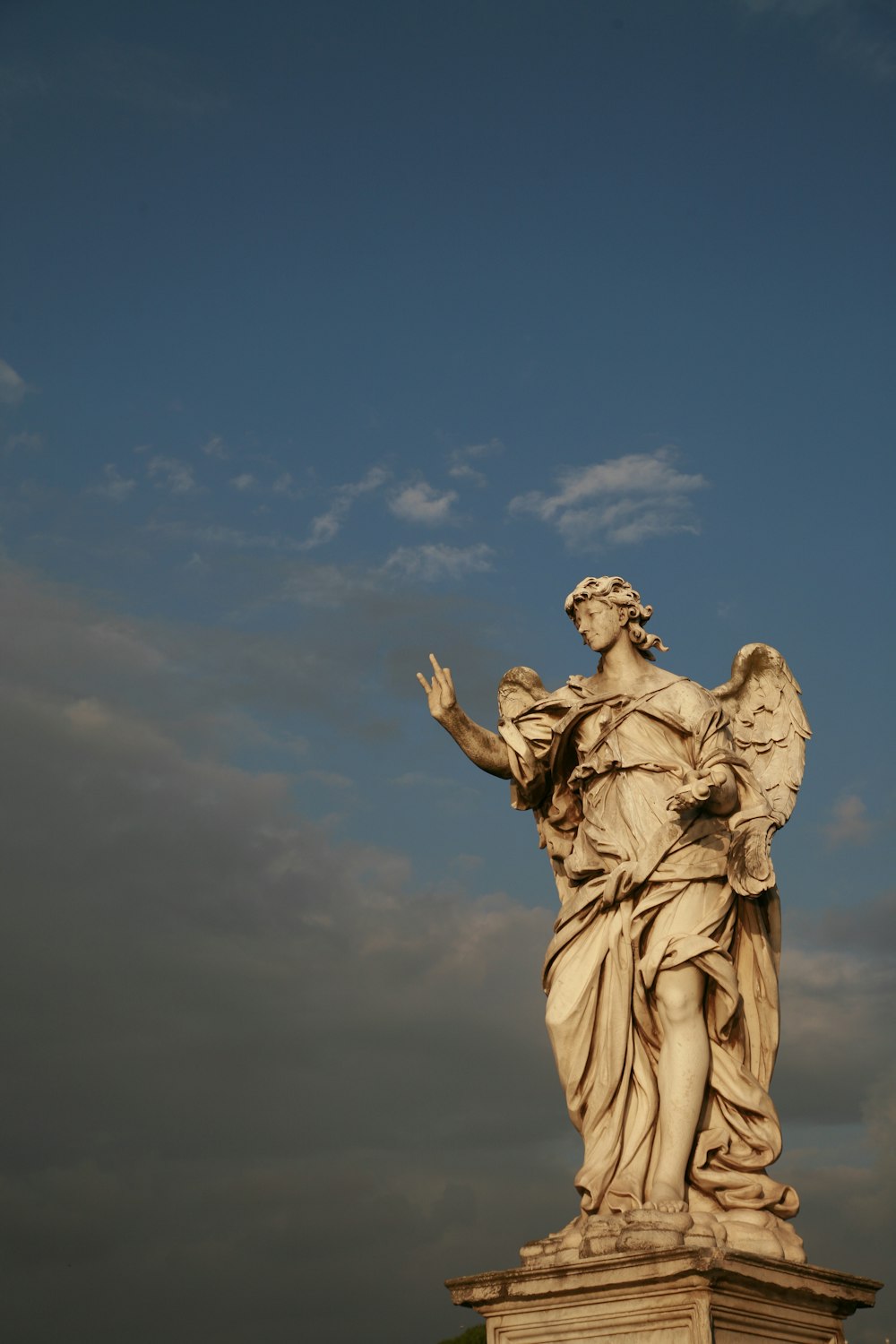 angel statue