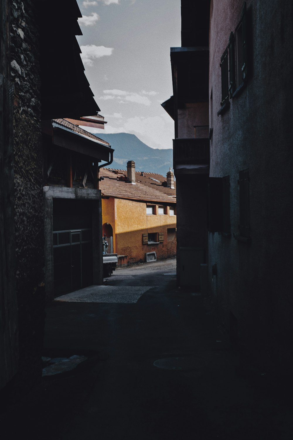 pathway between buildings