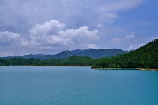 calm body of water during daytime