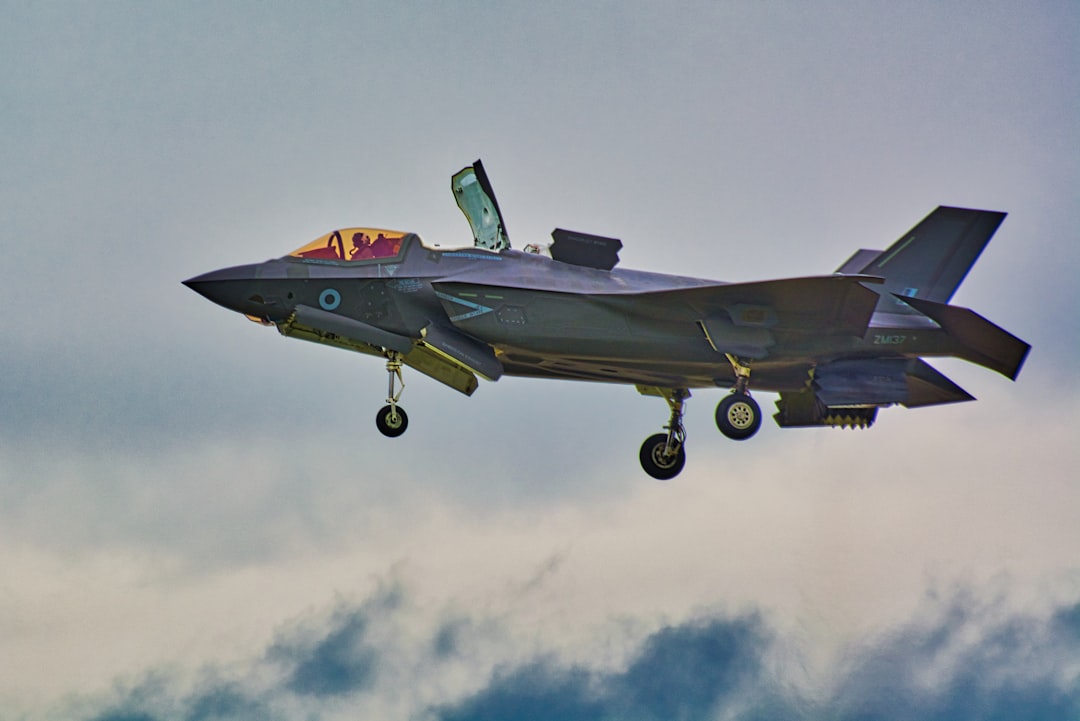 gray fighter aircraft, F35 lighting