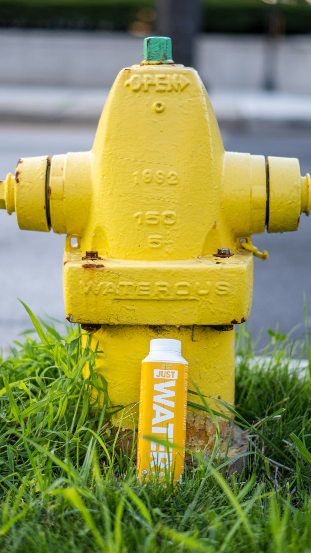 yellow fire hydrant